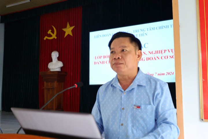 Liên đoàn Lao động huyện Cát Tiên tập huấn cho hơn 100 cán bộ Công đoàn. Ảnh: Mai Phương