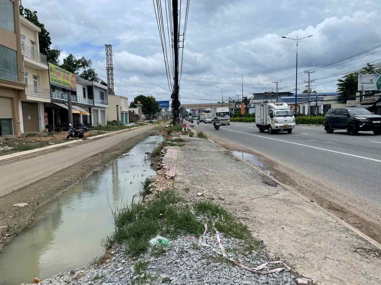 Thuan An city is accelerating the progress of project site clearance. Photo: Dinh Trong