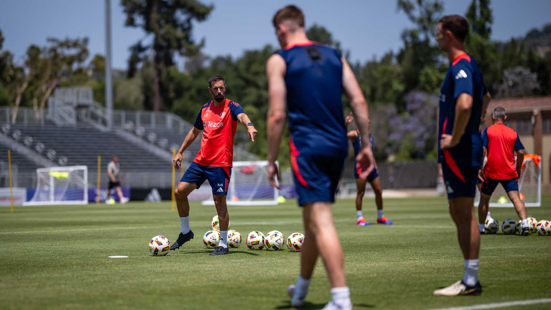 Van Nistelrooy during a training session with Evans (right) in the US. Photo: Manchester United