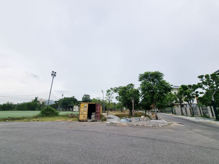 Dự án Khu đô thị sinh thái Vinh Tân (TP Vinh, tỉnh Nghệ An) chậm tiến độ, nhiều công trình công cộng chưa triển khai xây dựng. Ảnh: Quang Đại