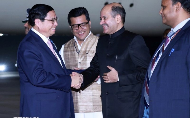 Lễ đón Thủ tướng Chính phủ Phạm Minh Chính và đoàn đại biểu Việt Nam tại sân bay quân sự Palam,  thủ đô New Delhi, Ấn Độ. Ảnh: TTXVN