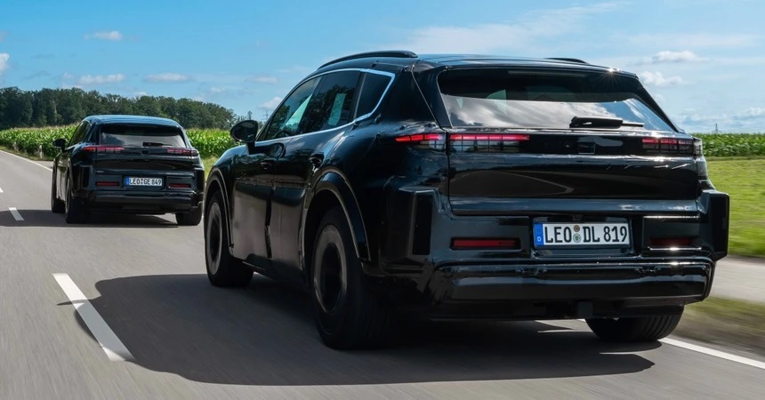 Porsche said the new generation Cayenne is built on the PPE (Premium Platform Electric) platform with 800 V electric technology similar to the electric Macan.