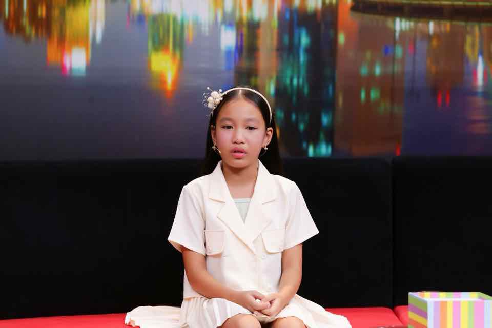 Bé Bảo Ngọc chia sẻ trong chương trình "Điều con muốn nói". Ảnh: NSX