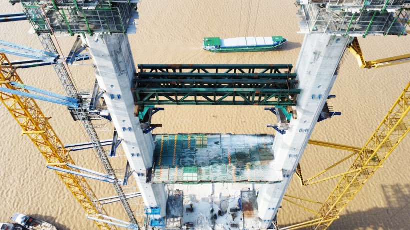 Rach Mieu 2 bridge project connects Tien Giang province and Ben Tre province. This project has a total route length of about 17.6km, project implementation period is from 2021 to 2026, with a total investment of 6,810.11 billion VND from public investment capital.