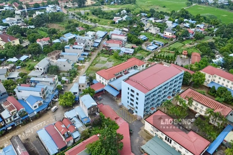 Công trình Khoa khám bệnh, khối liên chuyên khoa - Bệnh viện Đa khoa huyện Đại Từ thuộc dự án Đầu tư xây mới, cải tạo, nâng cấp và mua sắm trang thiết bị cho 4 Bệnh viện Đa khoa, Trung tâm Y tế tuyến huyện, tỉnh Thái Nguyên với tổng vốn thực hiện 163 tỉ đồng, thời gian thực hiện năm 2022 - 2023.