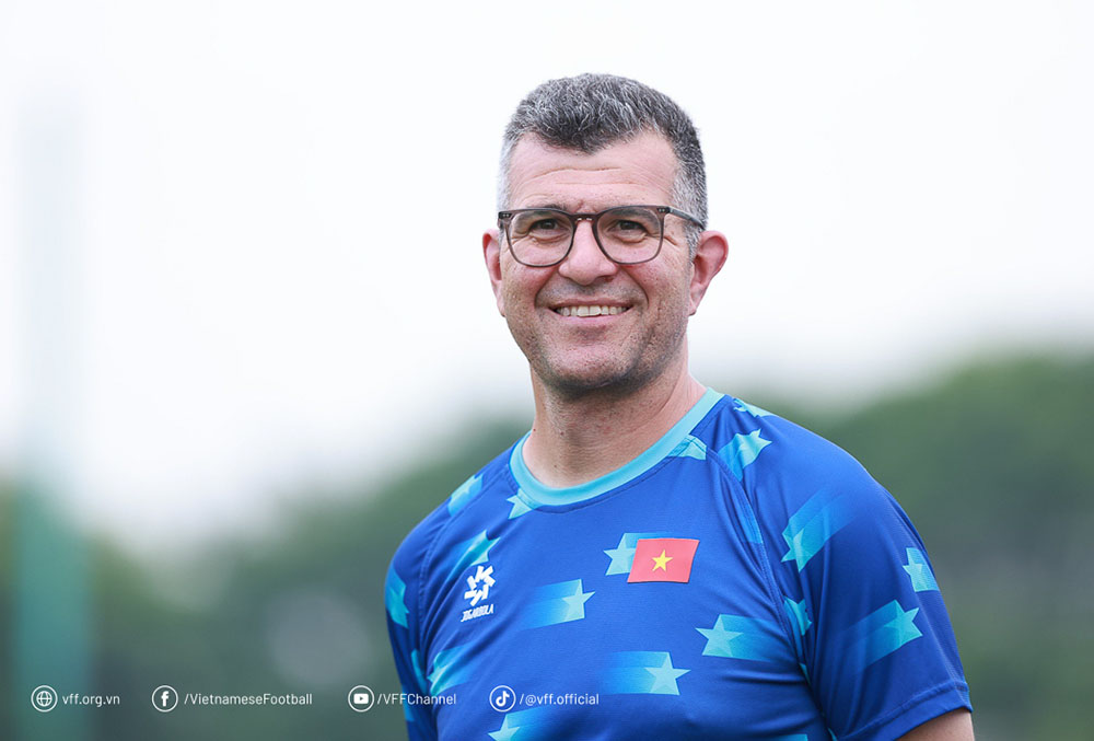 Huấn luyện viên Cristiano Roland gọi 28 cầu thủ tập trung U16 Việt Nam. Ảnh: VFF