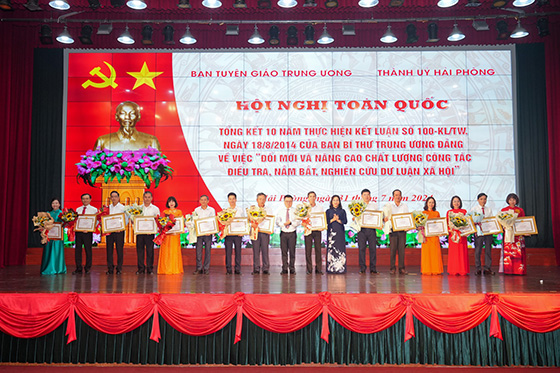 The collectives received certificates of merit from the Central Propaganda Department.