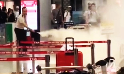 Vụ cháy nhỏ do pin dự phòng không ảnh hưởng đến hoạt động khai thác nhà ga sân bay khuya ngày 30.7. Ảnh: CTV