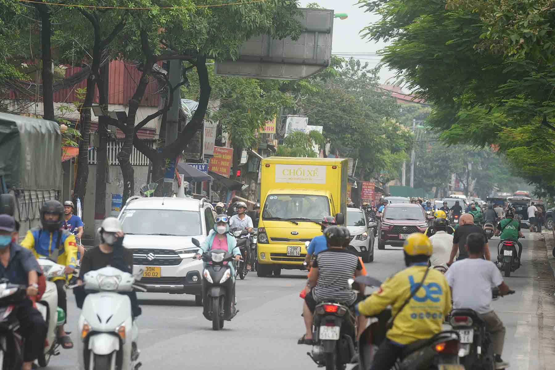 Tam Trinh Street is currently only 7-8m wide and is often congested. Photo: Huu Chanh