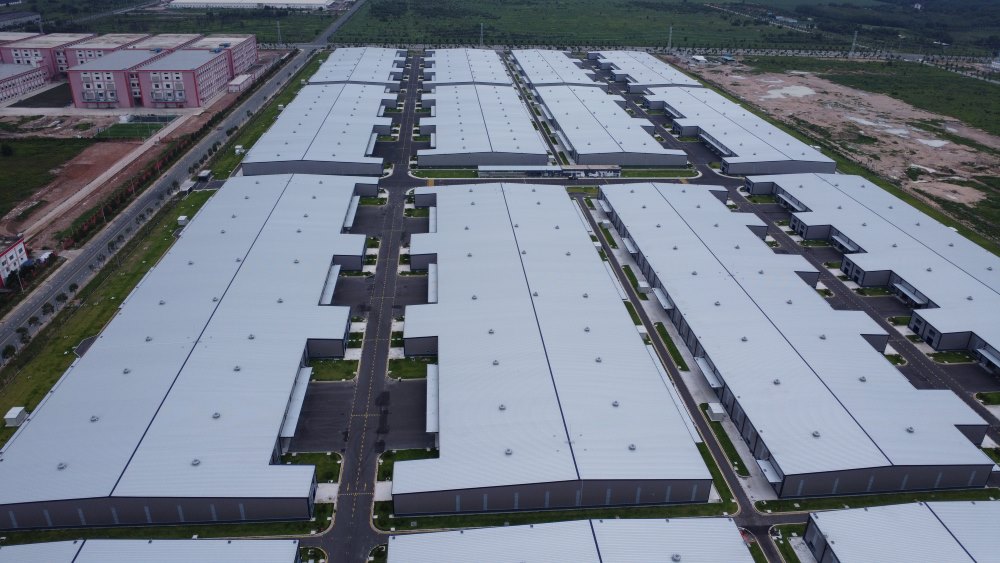 Doanh nghiệp đầu tư vào Bình Dương xây dựng nhà xưởng mới ở huyện Bàu Bàng. Ảnh: Đình Trọng