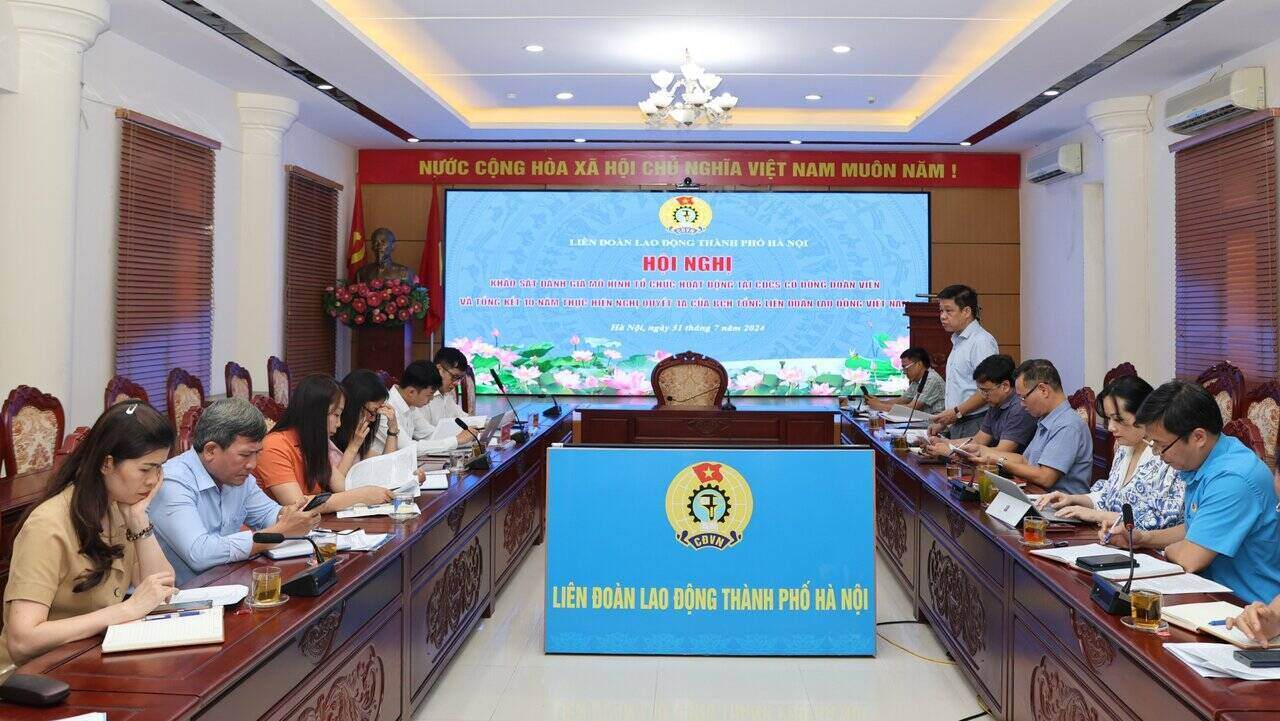 Buổi khảo sát, đánh giá mô hình tổ chức hoạt động tại Công đoàn cơ sở có đông đoàn viên, tổng kết 10 năm thực hiện Nghị quyết 4a của Ban Chấp hành Tổng LĐLĐVN tại LĐLĐ Thành phố Hà Nội. Ảnh: Mạnh Quân