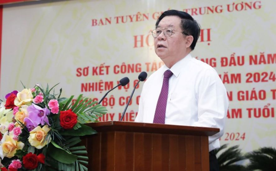 Ủy viên Bộ Chính trị, Bí thư Trung ương Đảng, Trưởng ban
Tuyên giáo Trung ương Nguyễn Trọng Nghĩa phát biểu chỉ đạo và kết luận Hội nghị toàn quốc tổng kết 10 năm thực hiện Kết luận số 100-KL/TW tổ chức ngày 31.7. Ảnh: TTXVN