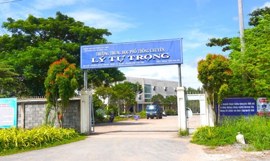 Thanh tra phát hiện nhiều vi phạm trong thu chi tại Trường THPT Chuyên Lý Tự Trọng. Ảnh: Yến Phương