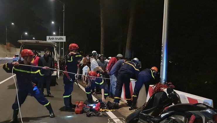 Hiện trường vụ tai nạn trên đèo Prenn. Ảnh: Người dân cung cấp