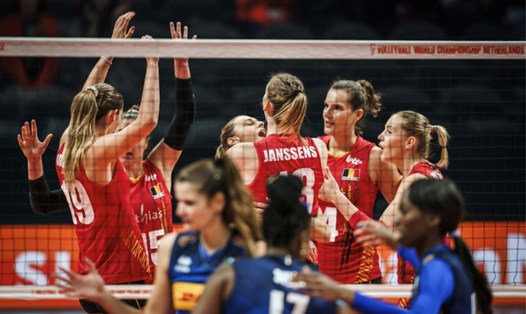 Tuyển bóng chuyền nữ Bỉ gặp Thụy Điển ở tứ kết FIVB Challenger Cup 2024. Ảnh: VNL