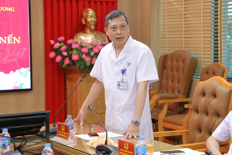 PGS.TS. Đại tá Hoàng Thanh Tuyền, Giám đốc Bệnh viện 19-8 phát biểu tại buổi lễ