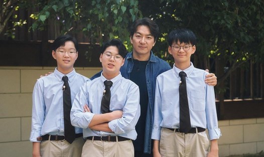 Song Il Gook và 3 con trai. Ảnh: Nhà sản xuất