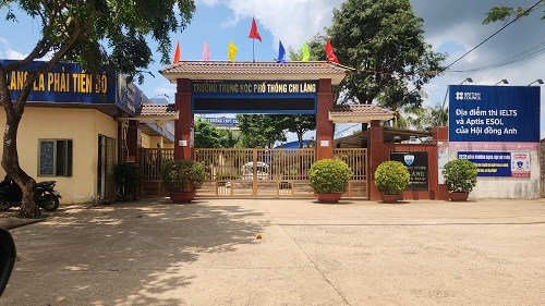 Trường THPT Chi Lăng nơi có 19 em học sinh nhập viên điều trị do nhiễm khuẩn E.coli. Ảnh: Thanh Tuấn