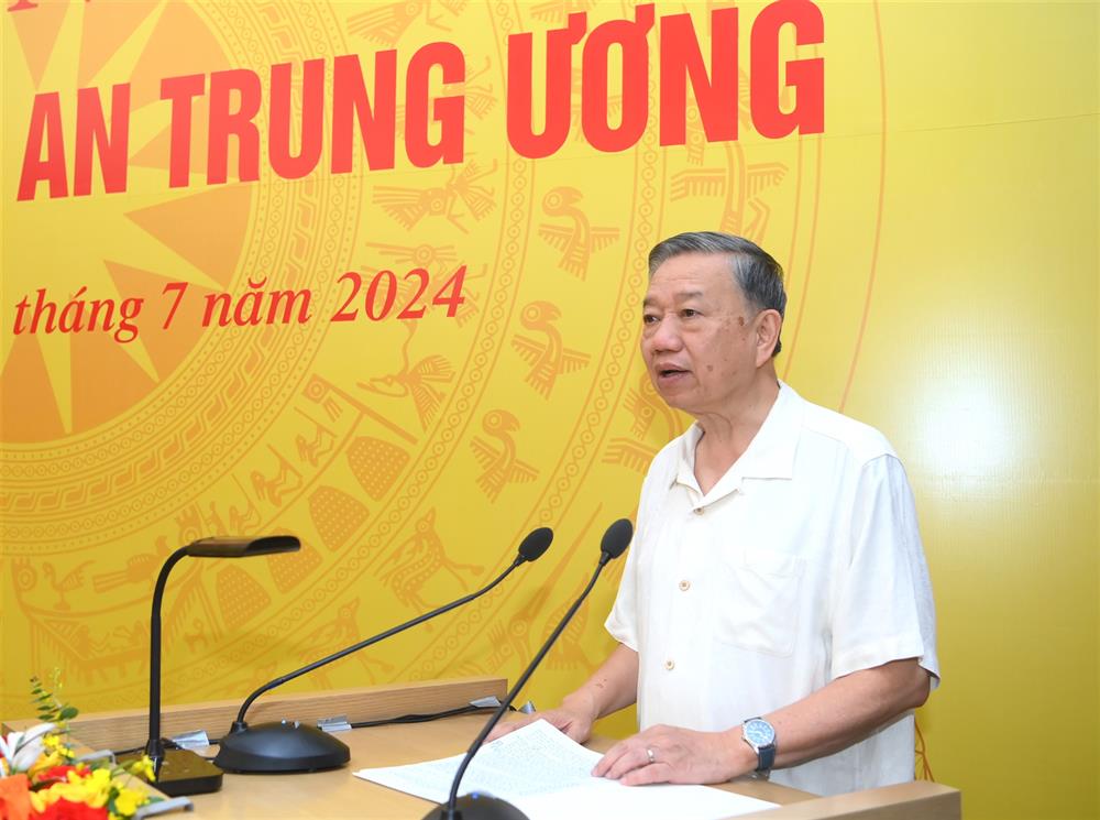 Chủ tịch nước Tô Lâm phát biểu chỉ đạo tại Hội nghị. Ảnh: Cổng TTĐT Bộ Công an