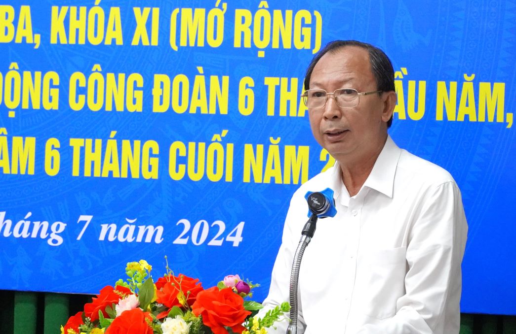 Ông Võ Thanh Quang - Phó Trưởng Ban thường trực Ban dân vận tỉnh ủy Sóc Trăng phát biểu tại Hội  nghị. Ảnh: Phương Anh