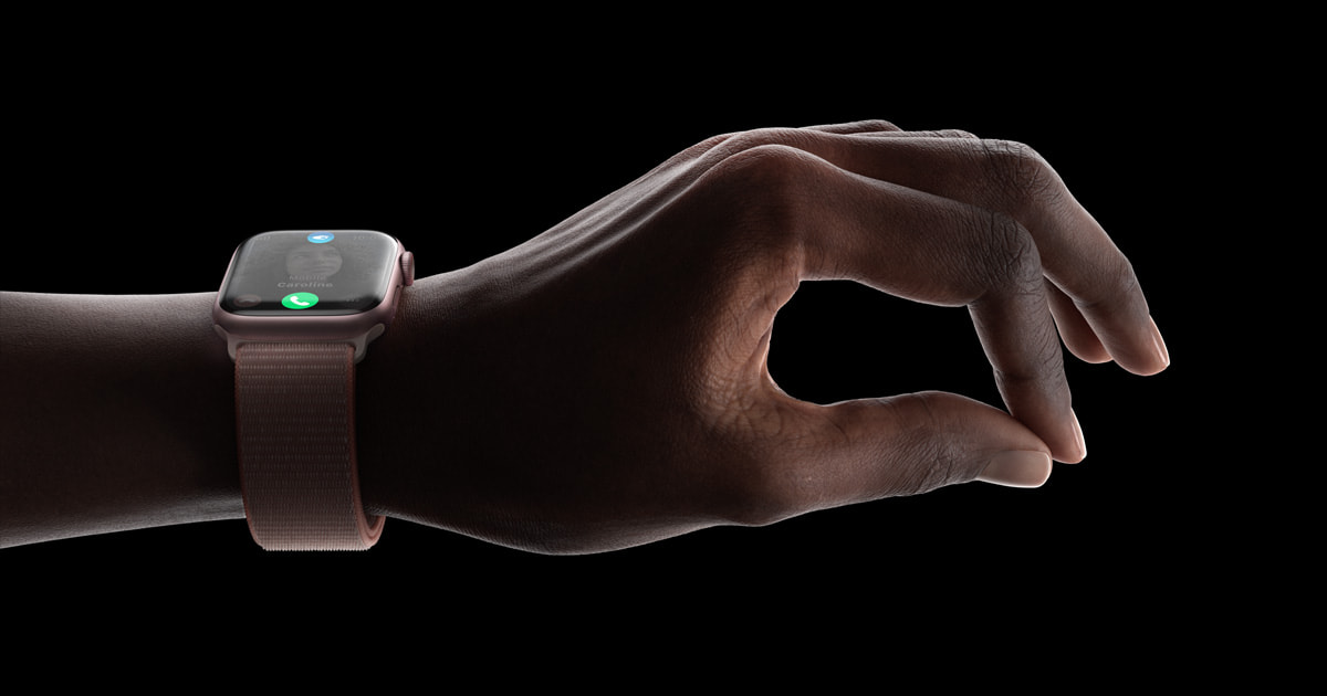 Apple Watch đời cũ vẫn có thể dùng Double-Tap. Ảnh: Apple