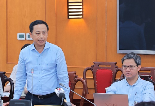 Ông Phạm Đình Nguyên – Giám đốc Quỹ Phát triển KHCN Quốc gia trả lời báo giới. Ảnh: Minh Hạnh