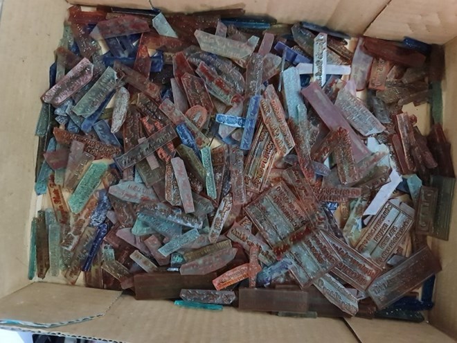 Tang vật liên quan đến vụ án sản xuất, mua bán bằng giả tại TPHCM. Ảnh: Công an cung cấp