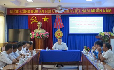 Sở Giáo dục và Đào tạo tỉnh Khánh Hòa gặp mặt các giáo viên công tác tại huyện Trường Sa. Ảnh: Phương Linh