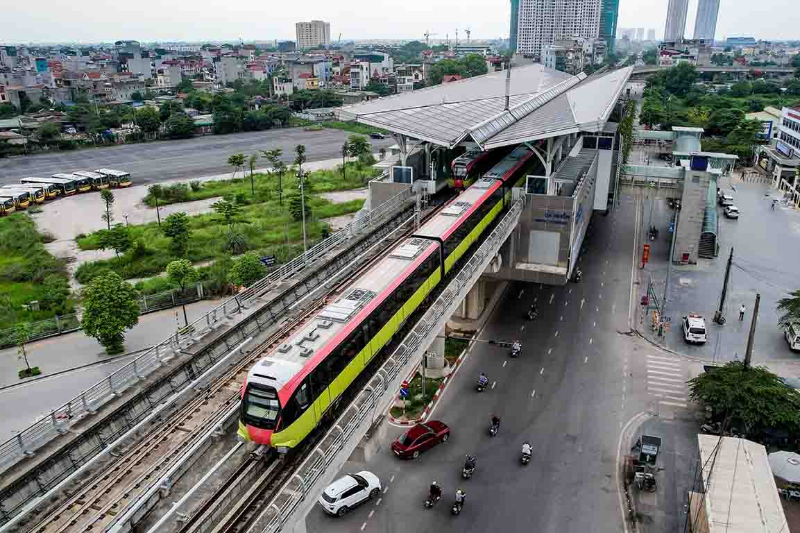 Sau nhiều lần lùi tiến độ, đến nay metro Nhổn - ga Hà Nội vẫn chưa thể vận hành thương mại. Ảnh: Thế Kỷ