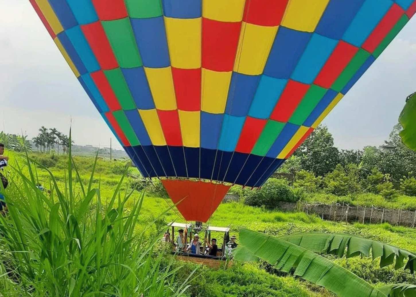 Lý do một khinh khí cầu hạ cánh khẩn ở Ba Vì, Hà Nội
