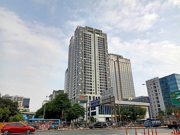 Thị trường bất động sản vẫn trong tình trạng khó khăn, nhiều doanh nghiệp phải bán dự án để xoay sở dòng tiền. Ảnh minh họa: Lục Giang