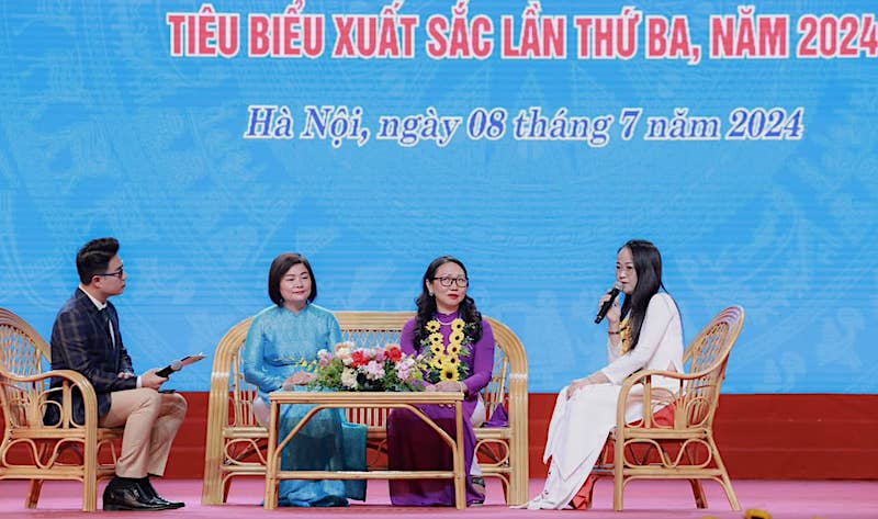 Giao lưu giữa các nữ cán bộ Công đoàn. Ảnh: Hải Nguyễn