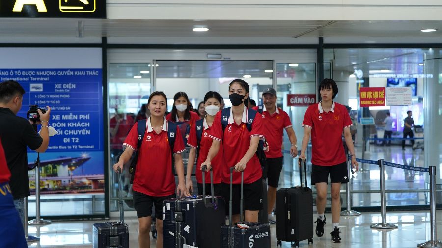 Hôm nay (8.7), đội tuyển bóng chuyền nữ Việt Nam đã trở về nước sau hành trình tại FIVB Challenger Cup 2024 tổ chức tại Philippines. Đoàn quân của huấn luyện viên Nguyễn Tuấn Kiệt thi đấu nỗ lực và giành hạng ba chung cuộc.