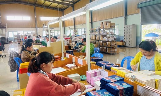 Đến nay, tỉ lệ doanh nghiệp nhà nước ký kết thỏa ước lao động tập thể đạt 100%. Ảnh: Mai Hương