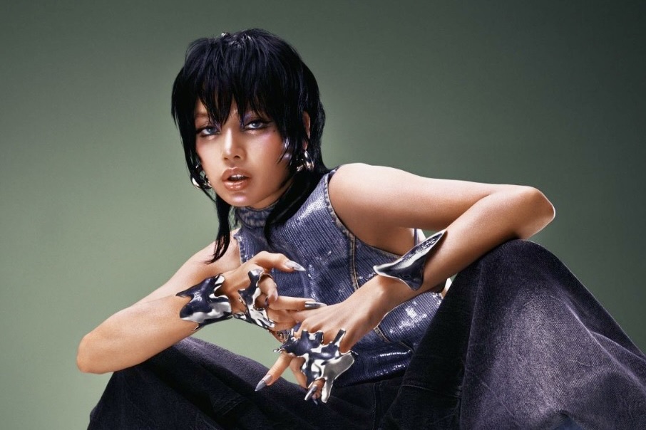 “Rockstar" là ca khúc đạt thứ hạng cao nhất của Lisa trên Billboard Hot 100. Ảnh: LLOUD