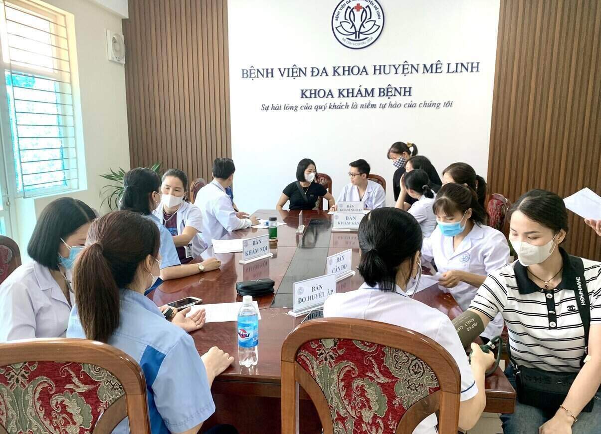 Liên đoàn Lao động huyện Mê Linh phối hợp tổ chức khám sức khỏe, tầm soát ung thư miễn phí cho lao động nữ. Ảnh: CĐH