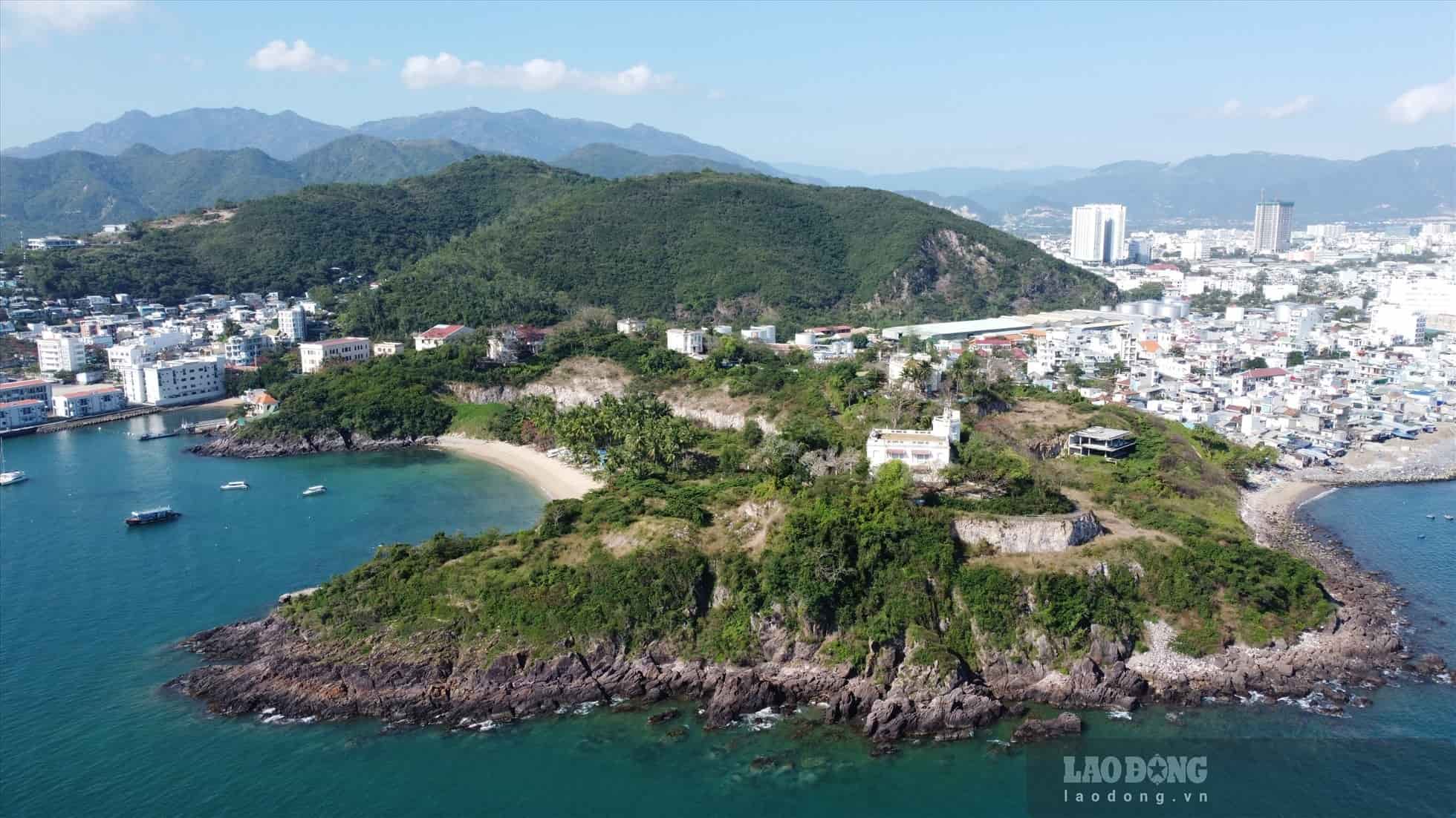 Toàn cảnh biệt thự lầu Bảo Đại Nha Trang được giao để làm dự án bất động sản. Ảnh: Hữu Long