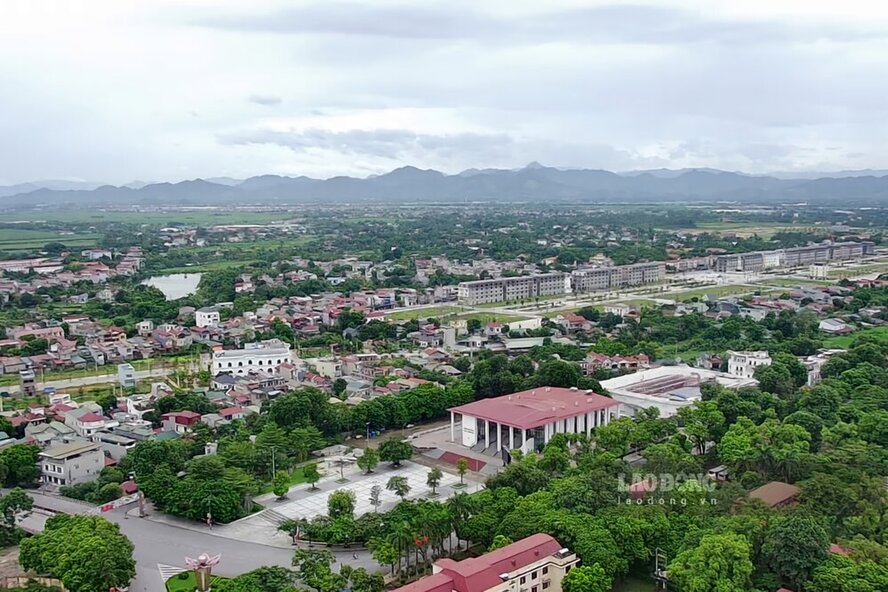 It can be seen that the project planning area has a beautiful location, adjacent to the main Hung Vuong road (also known as Road 35) and Phu Tho town stadium, far from Phu Tho City Party Committee and Binh Minh square. only about 500m... Surrounded by crowded residential areas of Phu Tho town center.