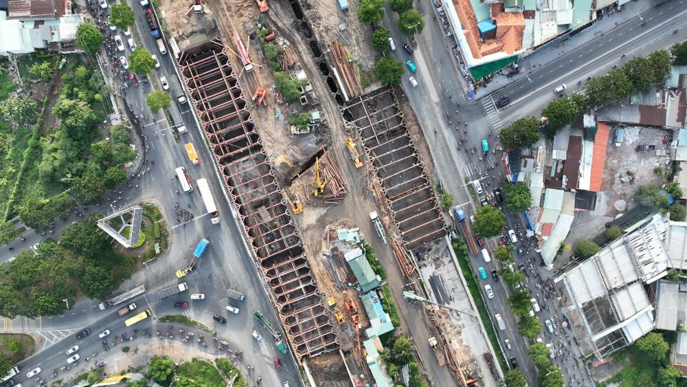 The entire Nguyen Van Linh - Nguyen Huu Tho underground tunnel project, when completed, will help reduce traffic pressure at the southern gateway of Ho Chi Minh City and create conditions for vehicles from Nguyen Huu Tho to Kenh Te bridge to enter the city center smoothly. than.