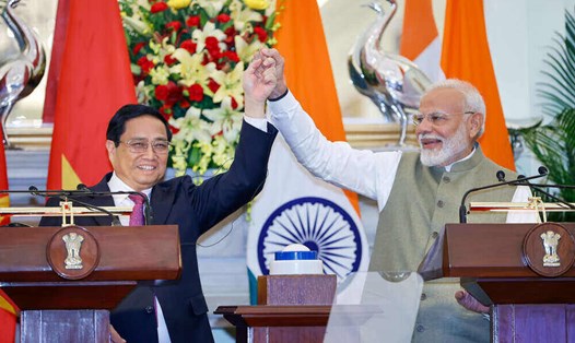 Thủ tướng Chính phủ Phạm Minh Chính và Thủ tướng Ấn Độ Narendra Modi trong cuộc họp báo ngày 1.8. Ảnh: VGP