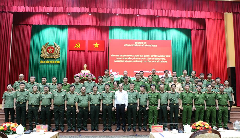 Minister Luong Tam Quang and delegates attended the meeting. Photo: Information portal of the Ministry of Public Security