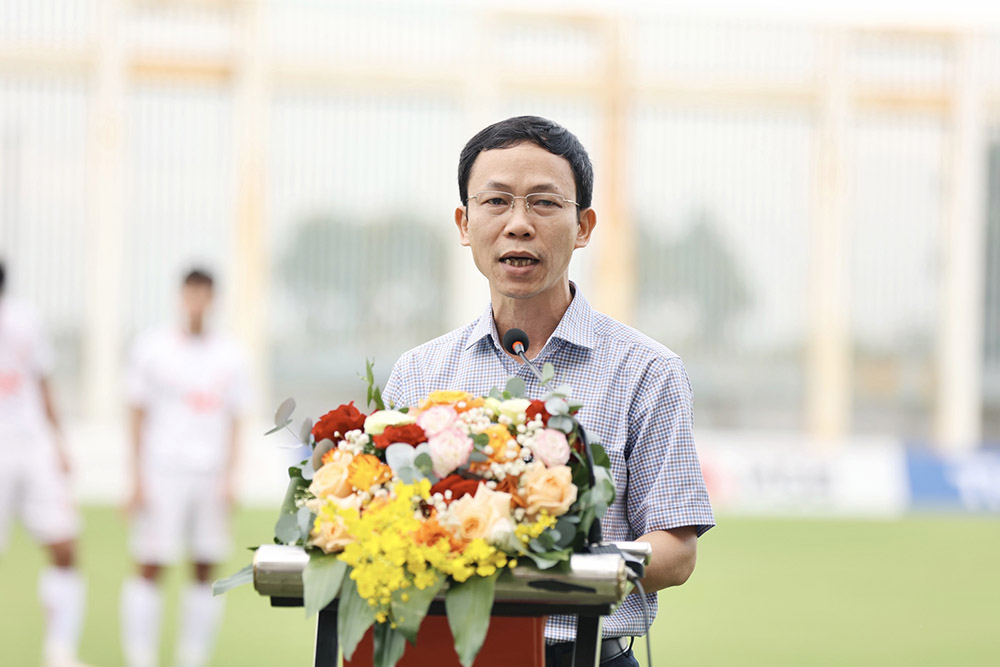 Mr. Nguyen Minh Chau - Deputy General Secretary of VFF, Head of the tournament organizing committee gave a speech. Photo: VFF