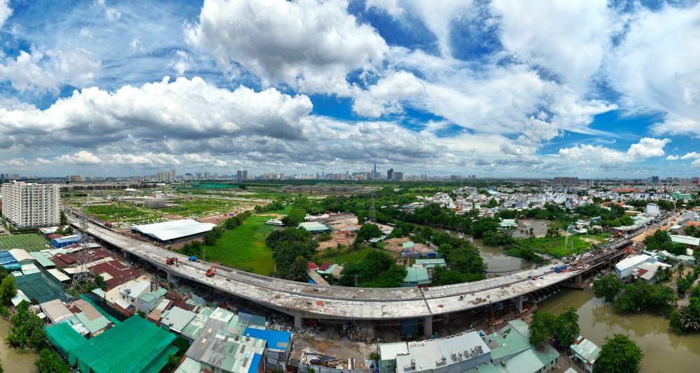 Cầu Nam Lý (TP Thủ Đức) sẽ thông xe trong tháng 9.  Ảnh: Anh Tú