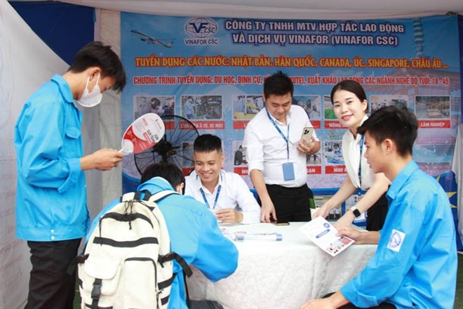 Yên Bái thường xuyên tổ chức ngày hội việc làm để kết nối các doanh nghiệp với người lao động. Ảnh: Bảo Nguyên