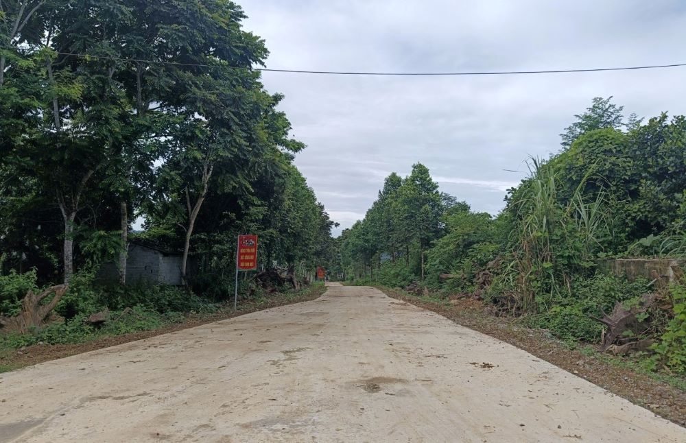 “Since implementing the project, after 16 years, the entire Thanh Nien village now has 90 households, however the number of households currently in the locality to do business and live is only more than 60 households, the rest have gone to work far away. ” - Mr. Tuyen informed. Photo: Quach Du