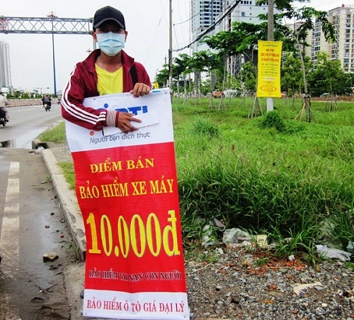 Người dân cần lưu ý bảo hiểm xe máy giá rẻ không đúng loại bảo hiểm trách nhiệm dân sự bắt buộc. Ảnh minh họa: Thanh Liêm