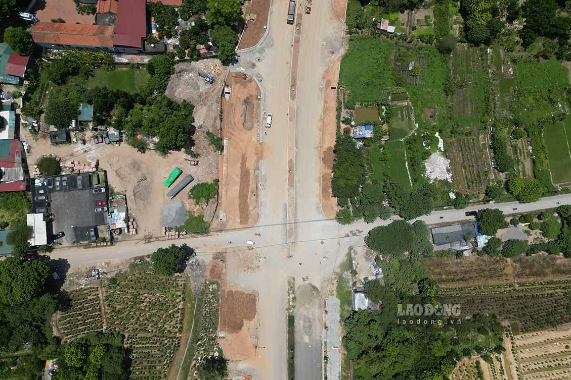 According to the design, the road will have a standard for inter-district roads, with a design speed of 60 km/h. The typical cross-sectional width of the road is 40m, the section connecting with Đại lộ Thăng Long (approximately 110m long) has a cross-sectional width of 100m.