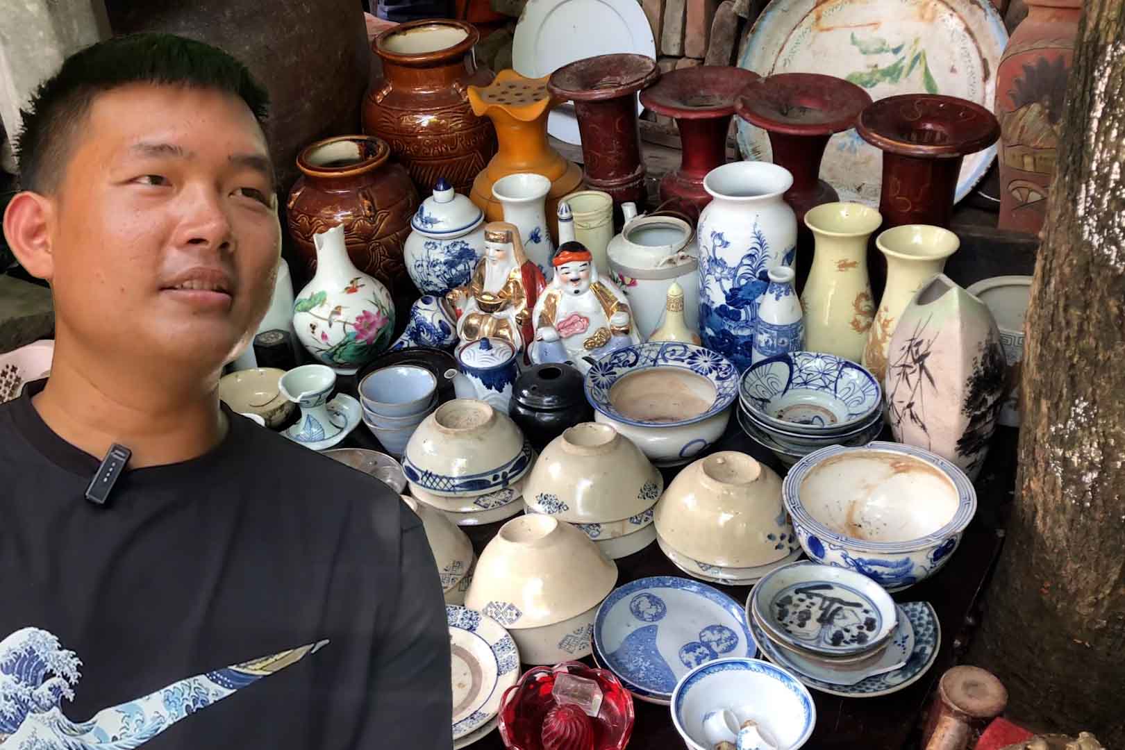 Khám phá chợ phiên đồ cũ giữa lòng Hà Nội