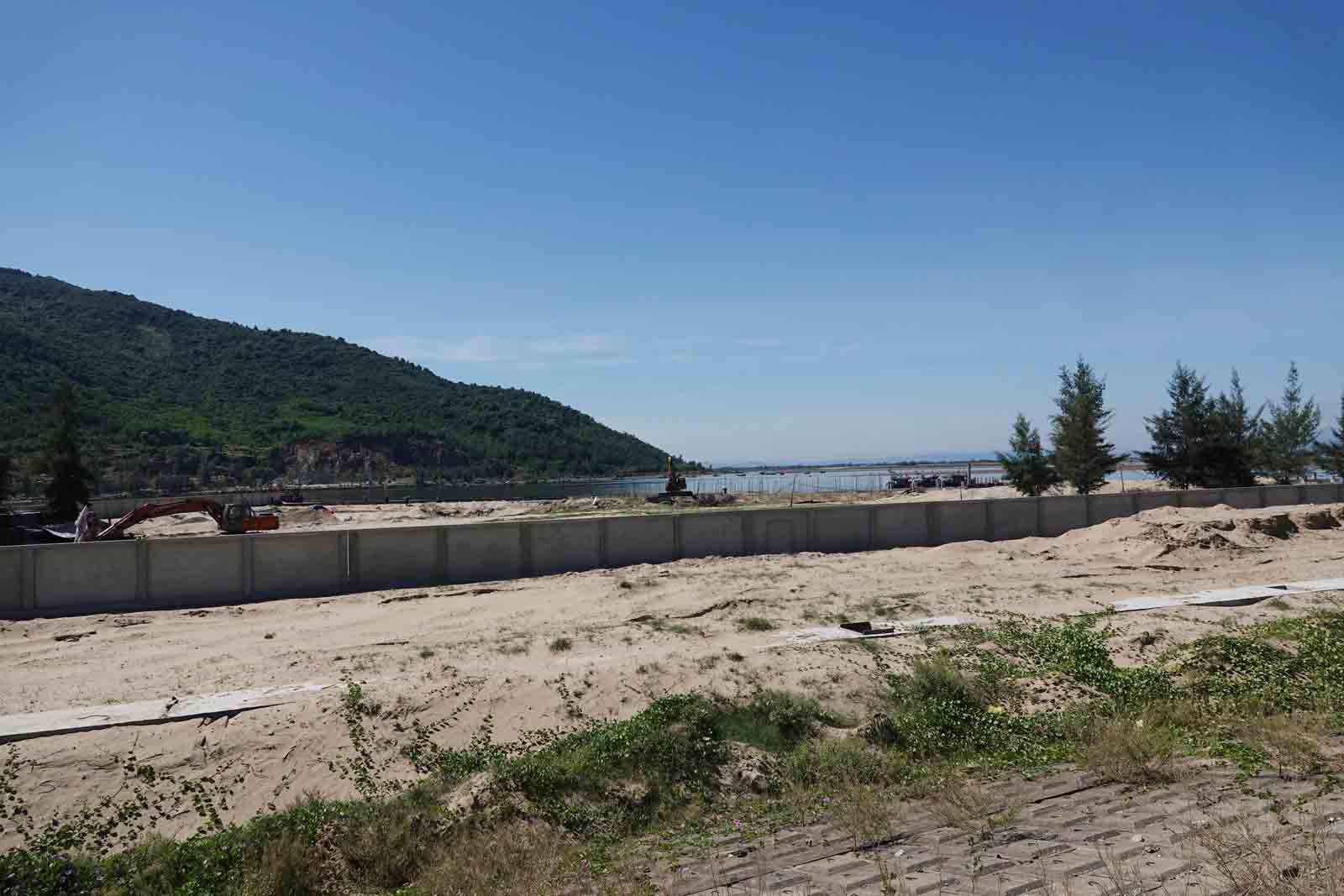 The construction of the port will be difficult during the rainy season. Photo: Trần Tuấn.