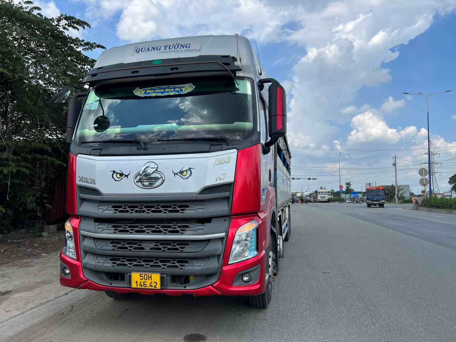 Scene of the accident between a motorbike and a truck that resulted in the death of a mother and child. Photo: Dương Bình